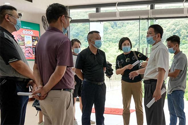 IM电竞广州华南商贸职业学院开展新学期校园食品卫生安全大检查(图1)