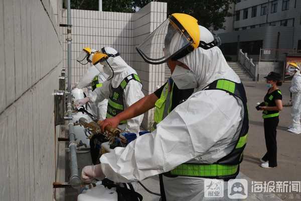 防疫进行时 公益暖人心 招远市义警协会志愿者进校园开展消毒服务(图3)